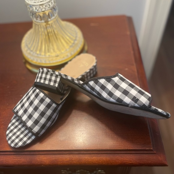 Crown and Ivy black and white gingham sandals, size 6.5 - Picture 3 of 3